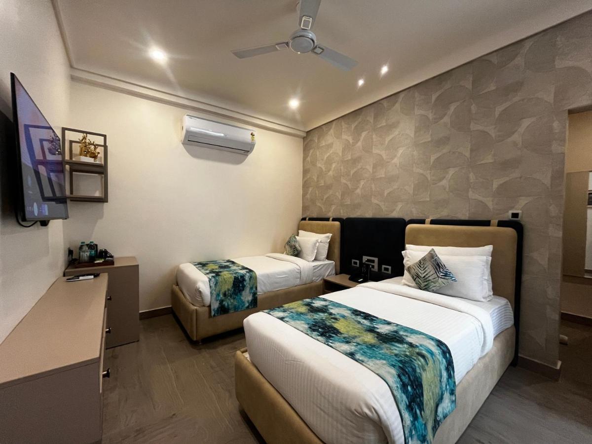 Hotel Js Souvenir دهرادون المظهر الخارجي الصورة