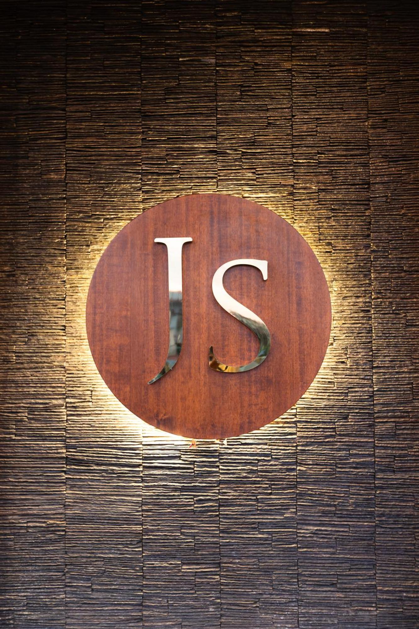 Hotel Js Souvenir دهرادون المظهر الخارجي الصورة